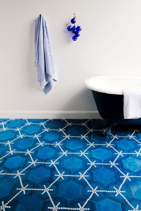 Unser Link-Tipp der Woche: Sind farbige Badezimmer wieder cool?