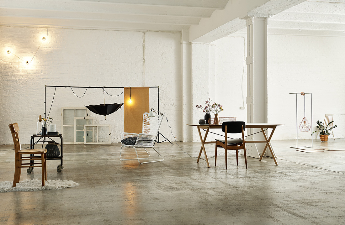 Please meet: Our interior design photographer Sascha from Berlin. / Photo: Sascha Polzin for Moodyard. Styling: Maria Struck.